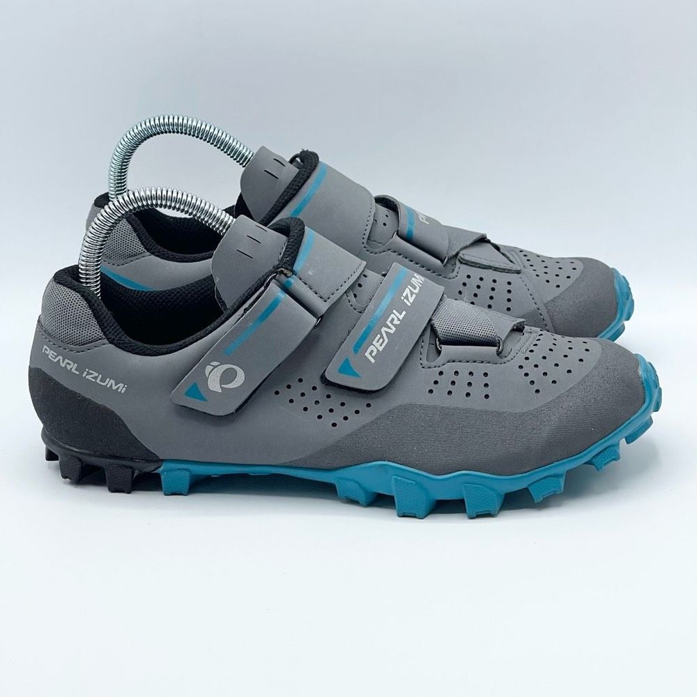 Pearl Izumi Gray and Blue Athletic Shoes